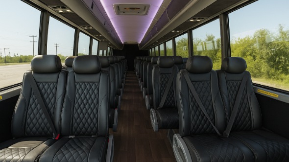 anderson 28 passenger minibus rental