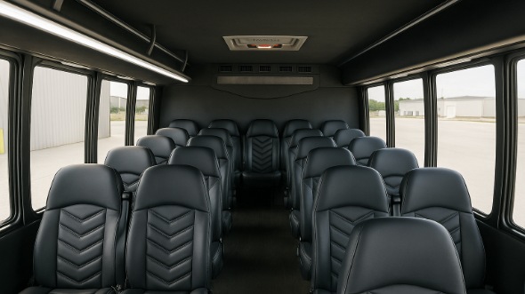 anderson 35 passenger minibus rental